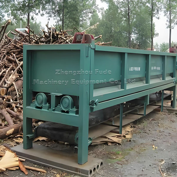 Log peeling machine