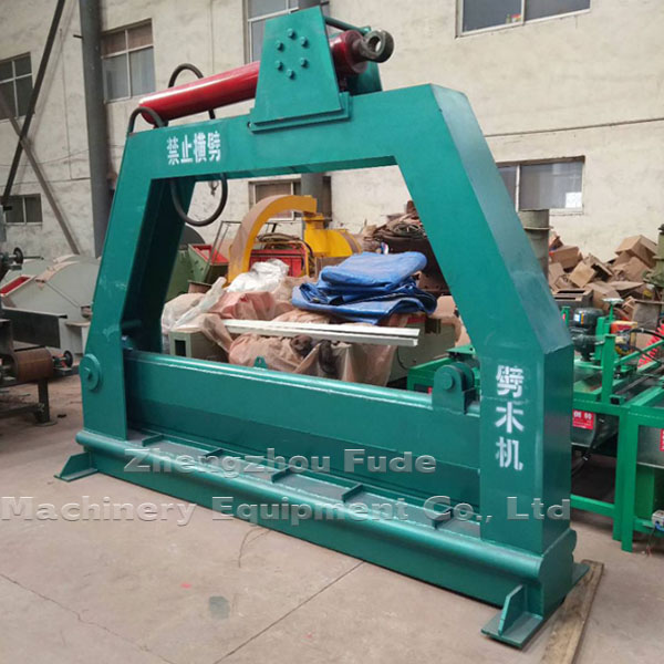 Vertical chopping machine